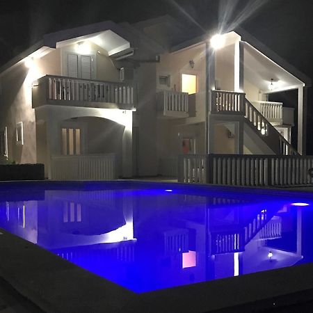 טיווט Apartments Vila Lazarevic מראה חיצוני תמונה